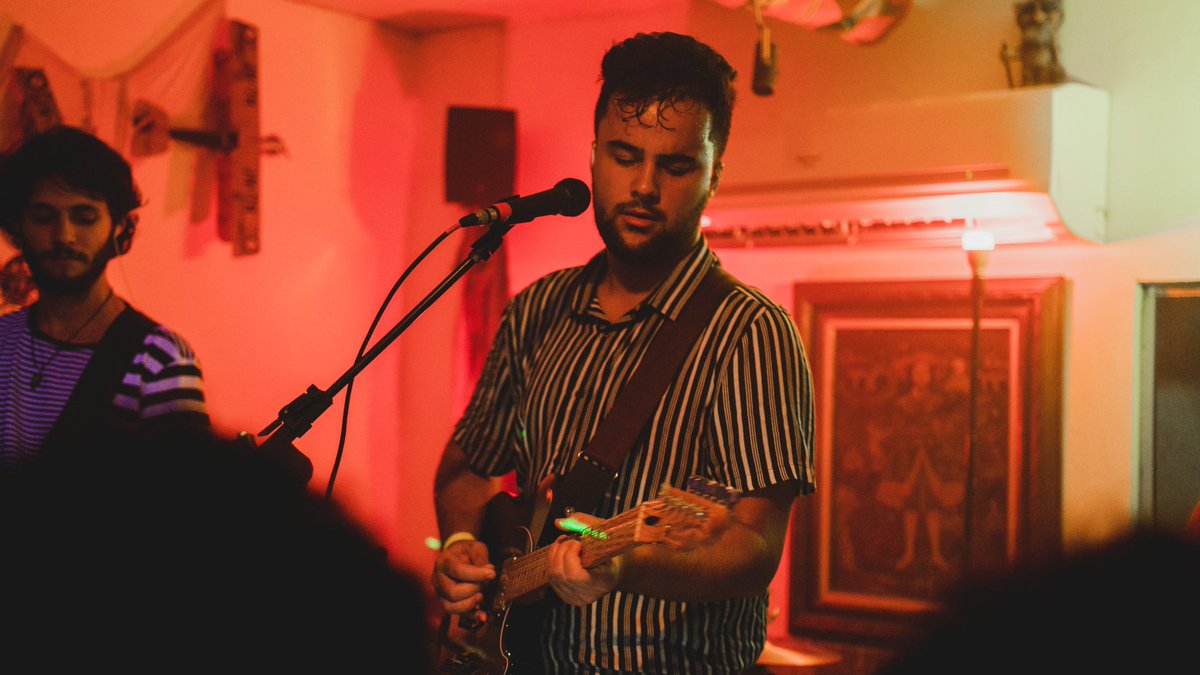 doBelga's tweet photo. Um pouco do que rolou no último show da @motaaaaaal

Fotos por @lucavalerio_ https://t.co/TLxPm8dij8