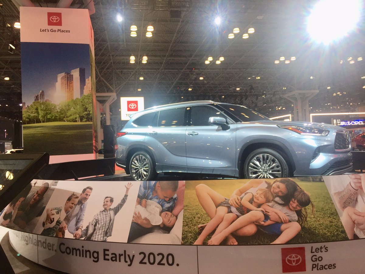 niecyisms's tweet photo. It’s Girl’s Night Out at the New York International Auto Show! We got a sneak peek at the new Toyota Highlander! #GirlsNightOutNYIAS #ToyotaNYIAS #ToyotaGNO https://t.co/JKvCmB5M0g