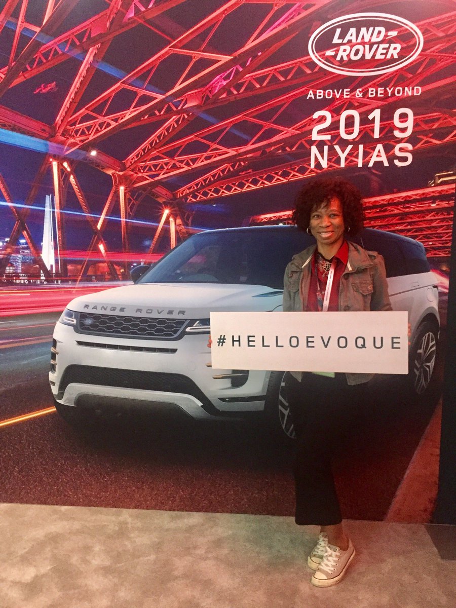 niecyisms's tweet photo. It’s Girl’s Night Out at the New York International Auto Show! Check out the new Land Rover Evoque!#GirlsNightOutNYIAS #HelloEvoque https://t.co/VgCBq5IiLv