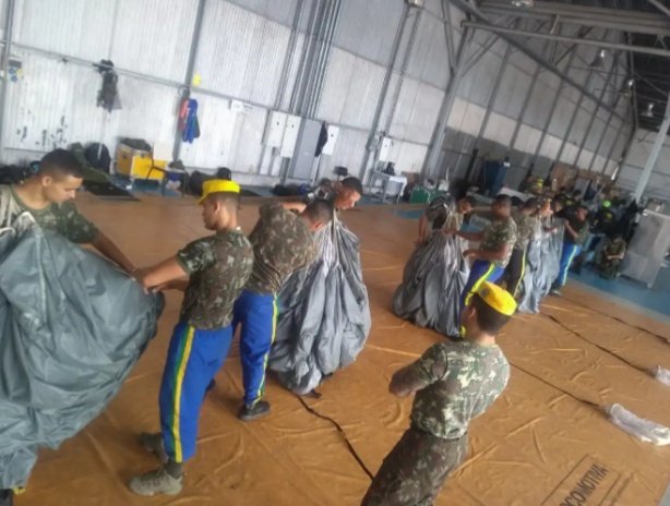 cmlexercito's tweet photo. Batalhão de Dobragem, Manutenção de Paraquedas e Suprimento pelo Ar (B DOMPSA) apoia Estágio de Mestre de Salto Livre 2019. #dompsa #cml #exercitobrasileiro #saltolivre
Saiba mais em 👉 https://t.co/XLlYKO6BjJ https://t.co/cXuS5d1nKy