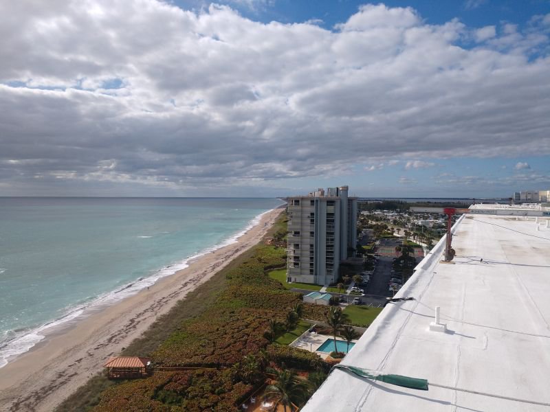 GCIConsult's tweet image. GCI is in Hutchinson Island; inspecting this building for damages &amp;amp; defects. Beach-side buildings are vulnerable to extreme winds and storm surges. #buildinginspection #buildingenvelope #forensicreports #gciconsultants