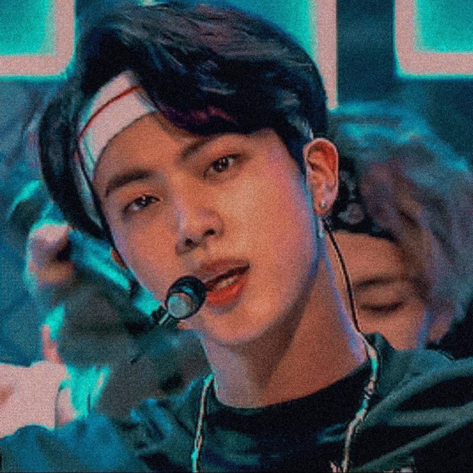 girlmeetsbts1's tweet photo. can we talk about jin during mic drop era cause 🖤 https://t.co/h3pejs4Mey