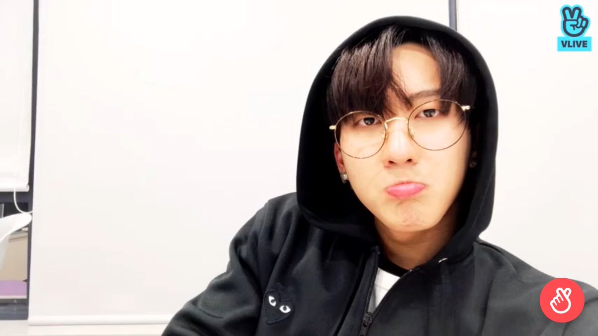 ajax¹²⁷ tweet media