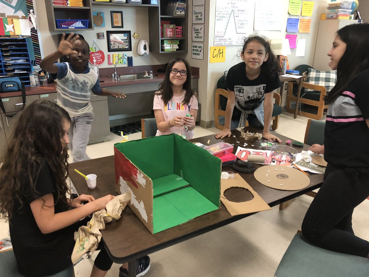 CandaceDebord's tweet photo. Getting crafty during Genius Hour! I can’t wait to see what they learned! #TobiasProud #tobias4th https://t.co/AdWhyD3PmS