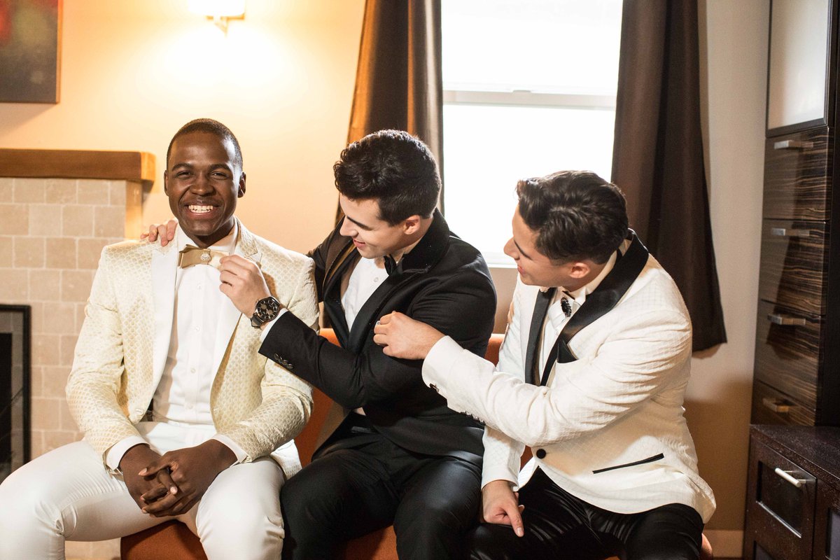 WarehouseSuits's tweet photo. #onedayyouareyoungandthenext you're wondering why you didn't look your best at prom night 😩 Don't let this happen to you! Head over to https://t.co/IQAADCqwBD  for slim fit tuxedos starting at just $89.99! Just in time for prom night. https://t.co/kiDymIW0sH