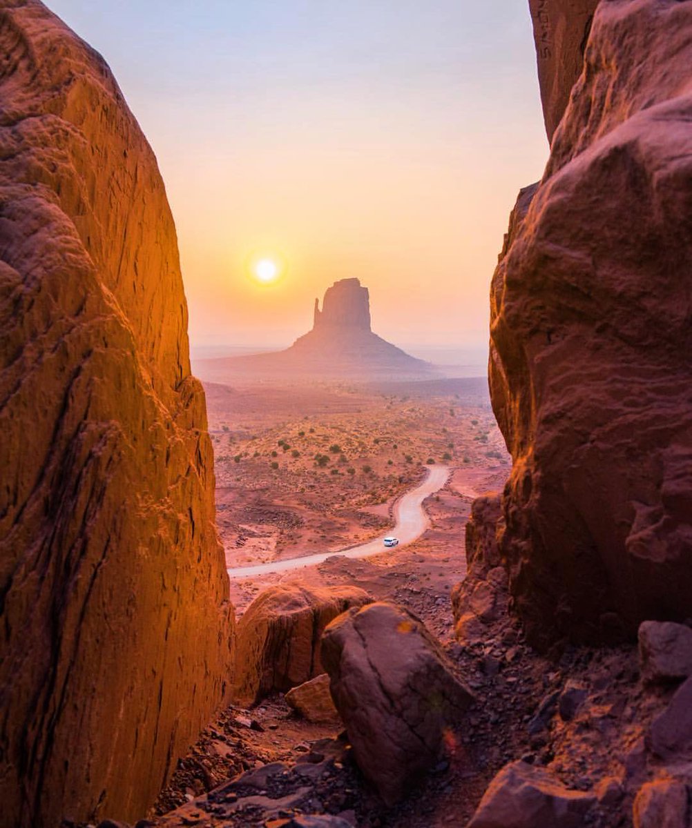 canadatousa's tweet photo. Waking up to views like these are truly magical. Monument Valley Park is a place for experiencing one of the most majestic – and most photographed points on earth.  What's stopping you from coming on this adventure? 
Photo: @mblockk
.
#travel #usa #explore #canadatousa#sunrise https://t.co/NL5Y7kqJst