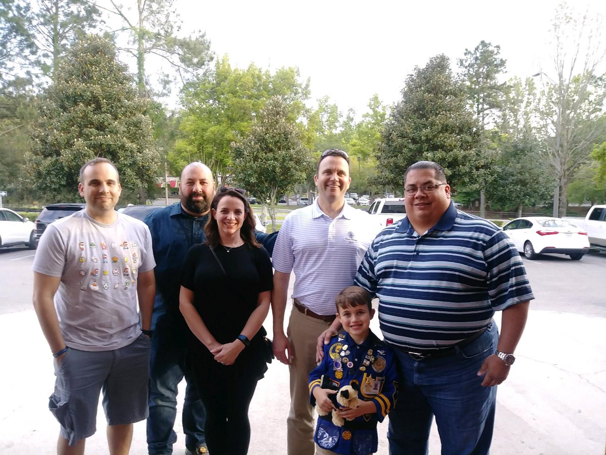 fop_133's tweet photo. FOP delegation makes the day of a youngster in Tallahassee who loves police and wants to grow up to be The President of the USA. We enjoyed the opportunity to mentor him. @MiamiSup @MariTereMDCPS @jldotres @MDCPSPHantman #goodfamilyvalues #goodforthesoul #forgingfutures @FOPFL https://t.co/rfNL39maVL