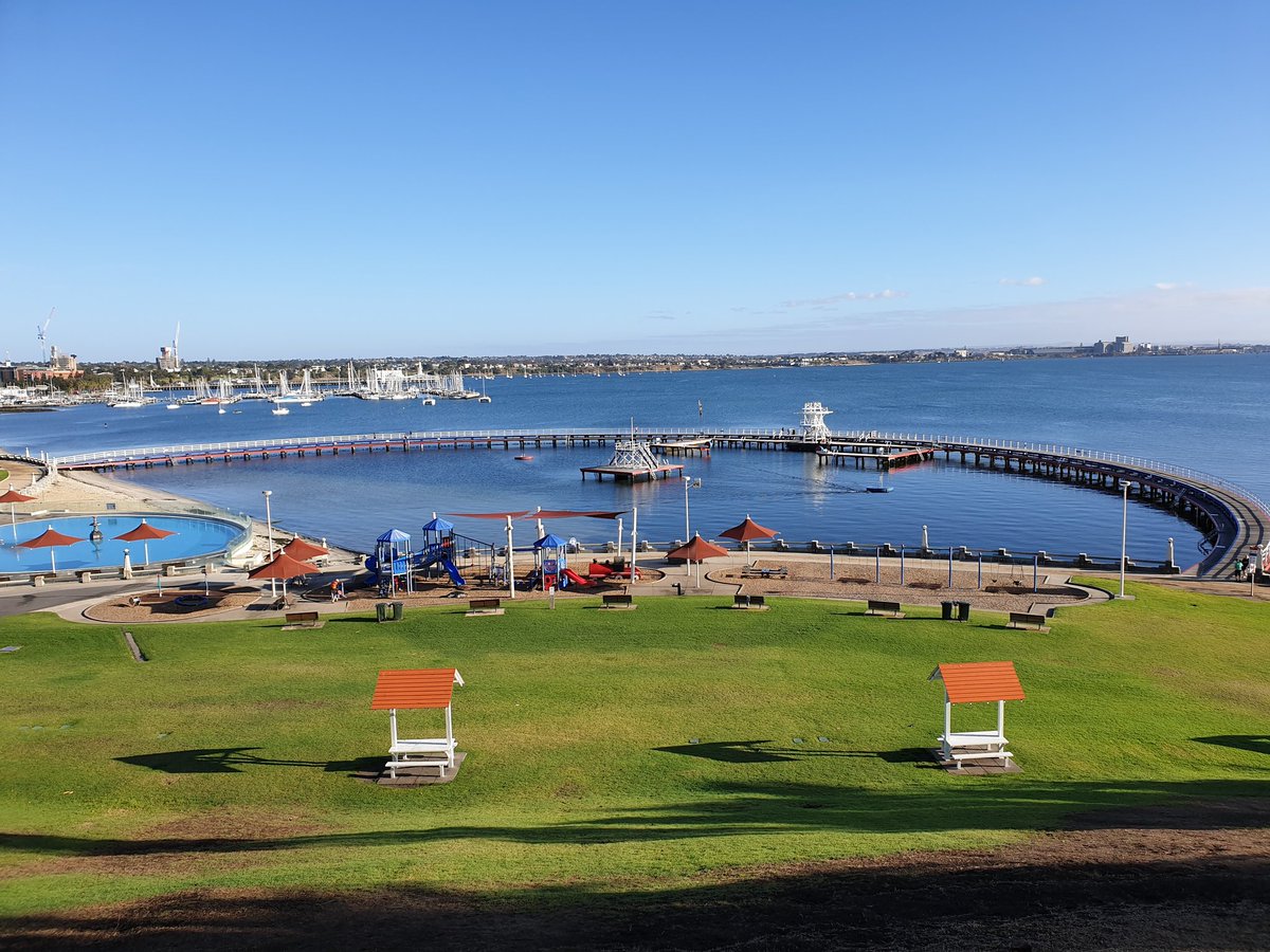 Morning laps #geelong #easternbeach