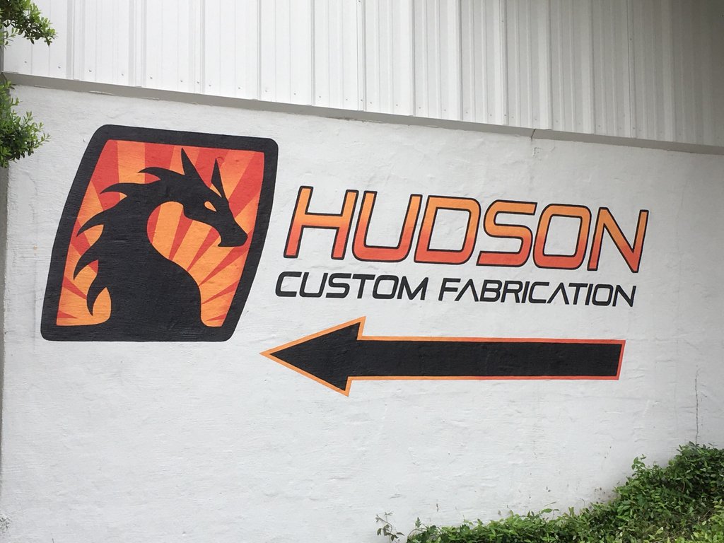 EverlongCreativ's tweet photo. I love how the gradient turned out on the logo for Andrew's new shop. There's certainly no missing it from the road anymore!
#mural #muralist #logo #sign #signpainting #signpainter #atlantaartist #welding #dragon #directionalsign https://t.co/9o1hS5AtIk