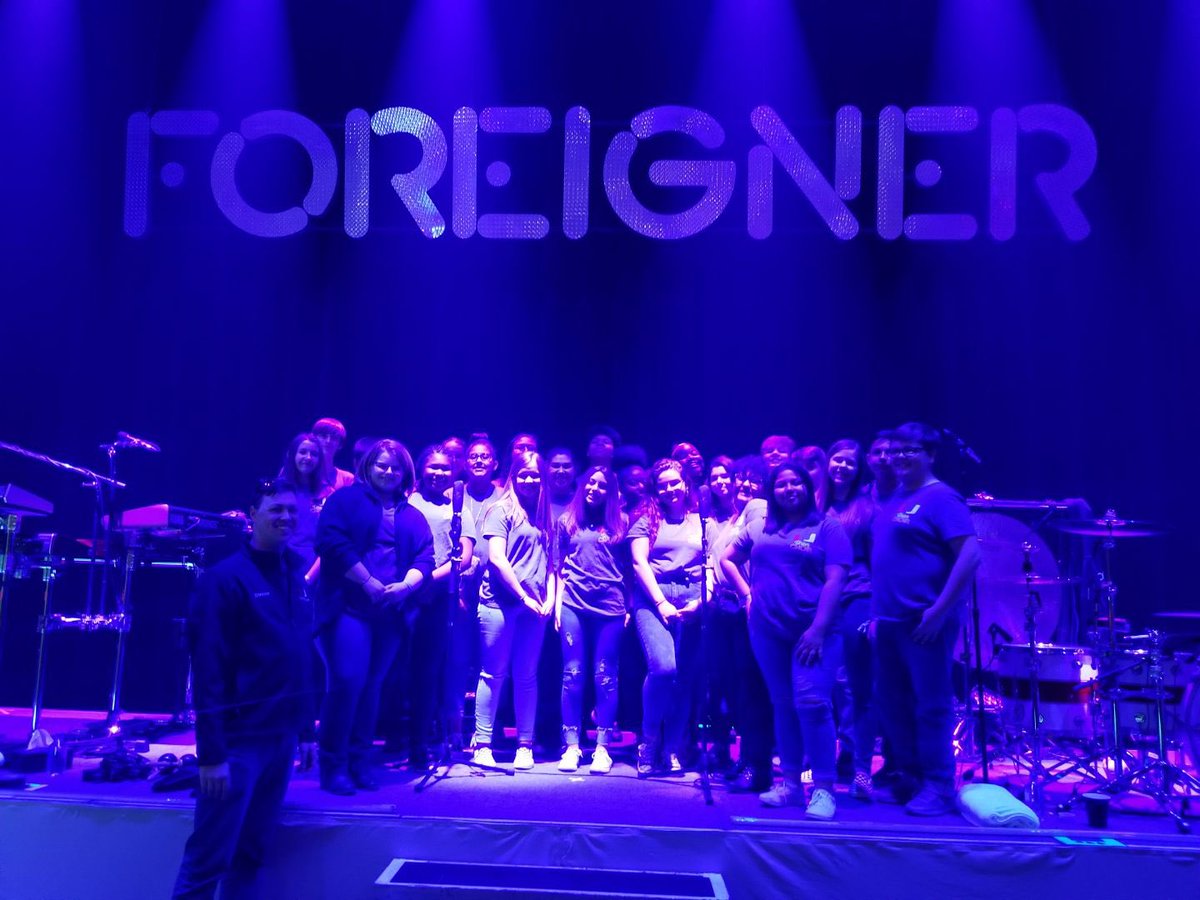 U8C choir students getting ready to perform with Foreigner tonight at River Spirit!  #hotblooded #rockandroll
