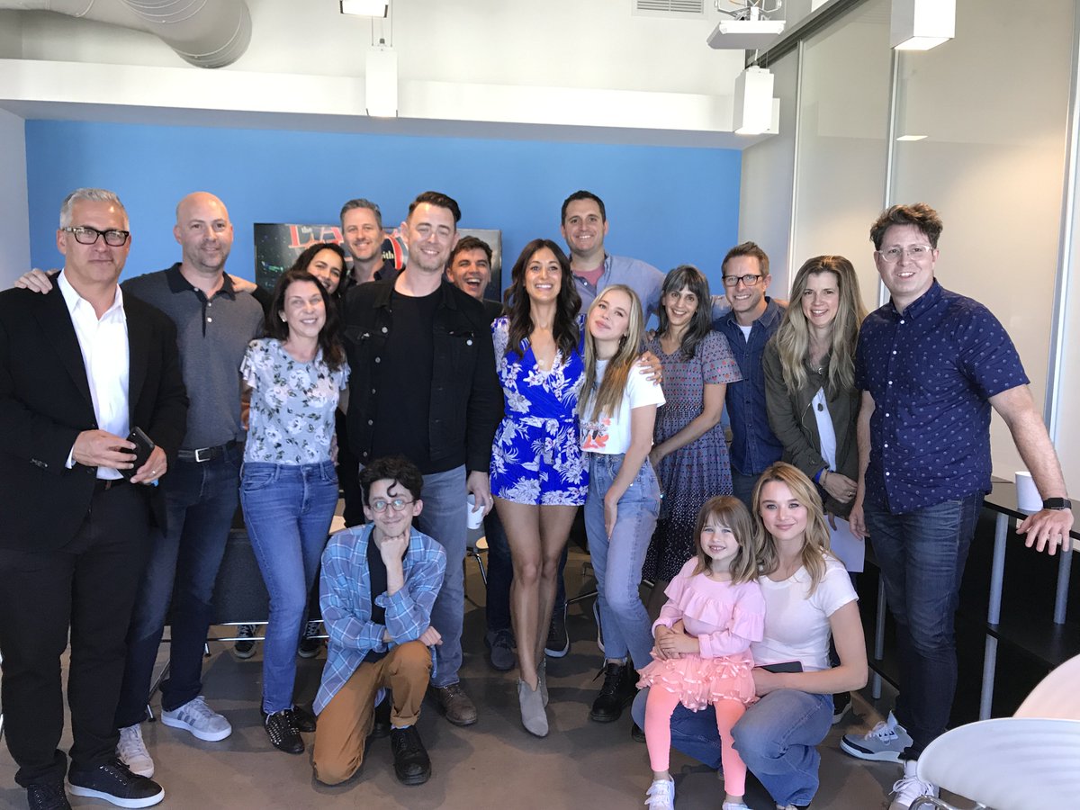 LifeInPiecesTV's tweet photo. We've got #LifeInPieces cast and crew on hand to live tweet tonight's premiere episode, on NOW! Follow along with #LifeInPieces and tell us what you think of the episode! https://t.co/7oViEgPRFd