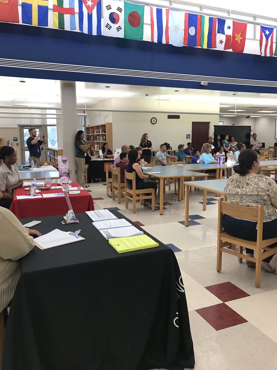 fhhs_avid's tweet image. Parker Corridor AVID Parent Night! Thank you @BelvedereBees @ConnistonMiddle @FHH_FalconFury @AVIDLauraRounds @MsColleenCarney for making the event possible. #AVIDAwarenessWeek