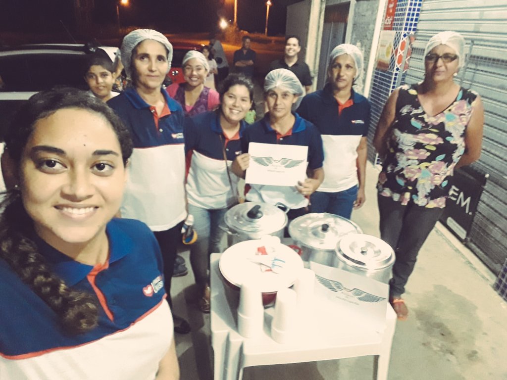 Emmanuellelyra's tweet photo. Anjos da Madrugada, levando o alimento físico e principalmente o espiritual para os necessitados. 
#Almas
#EuSouaUniversal
#AvançaPindorama https://t.co/EDamF9edfP