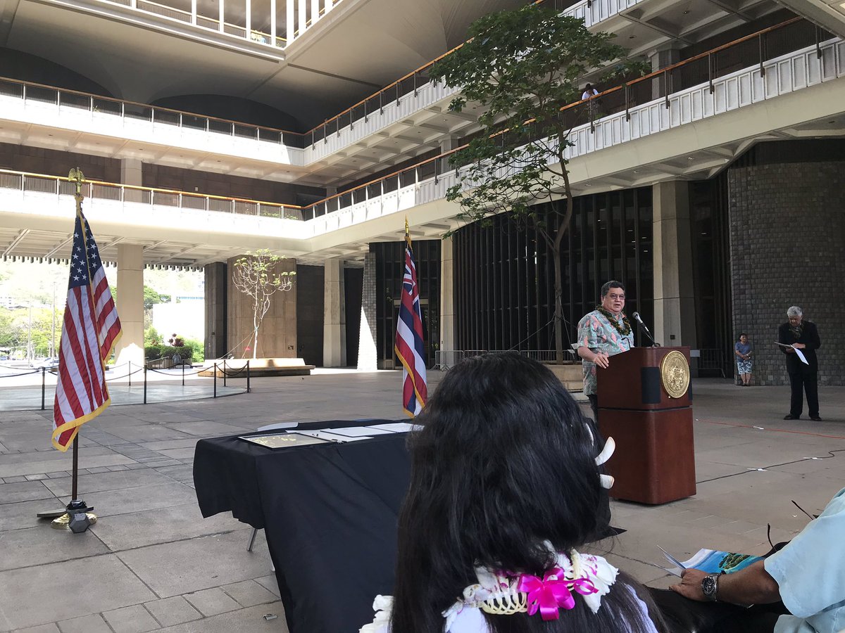 Bianca_Aruba's tweet photo. Happening now! Global Goals, Local Action Day – Five-Year Anniversary of the Aloha+ Challenge. A signing ceremony with the @HIGreenGrowth @UN Local2030 Islands Hub to commemorate collective island leadership and action on the @SDGoals. #SDG #Innovation #Hawaii #islands https://t.co/3I5tYGeOjr