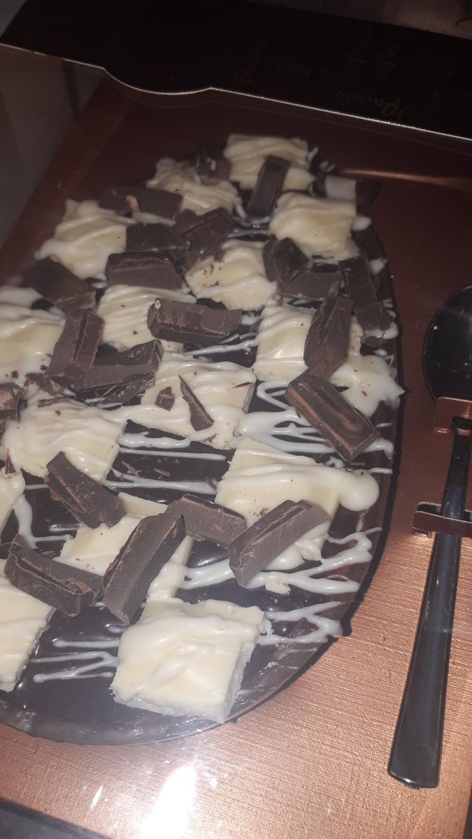 eaicarollima's tweet photo. Agora vamo jogar real?
AQUI É TIME TUDO
#TimeOvo #TimeBarra #Timecaixadebombom
SE É CHOCOLATE TAMO COMENO!! https://t.co/Z4gN6FZFHs