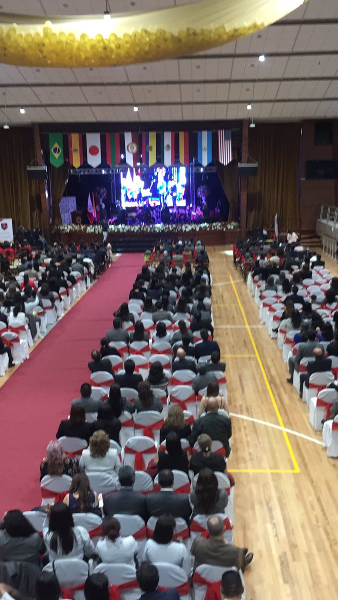 marcelomanchen1's tweet photo. Con los mejores de la Orquesta Sinfónica de Quito #CincuentenarioUTA #YoSoydelaUTA  #EnLaUTA Dr. Jorge Nuñez Grijalva - https://t.co/kdMyVuEW9N