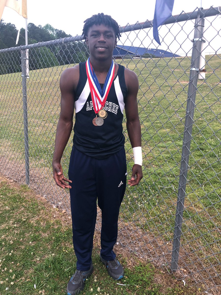 AtlZoom's tweet photo. @FergusonTauheed is headed to Sectionals! He placed 1st in his Georgia Region in the 100 with a 10.8 😮 He’ll also rep his HS @ApalacheeTrack in the 300H, the 4x1 and 4x4 #RoadToState19 https://t.co/uEsrcEnnMs