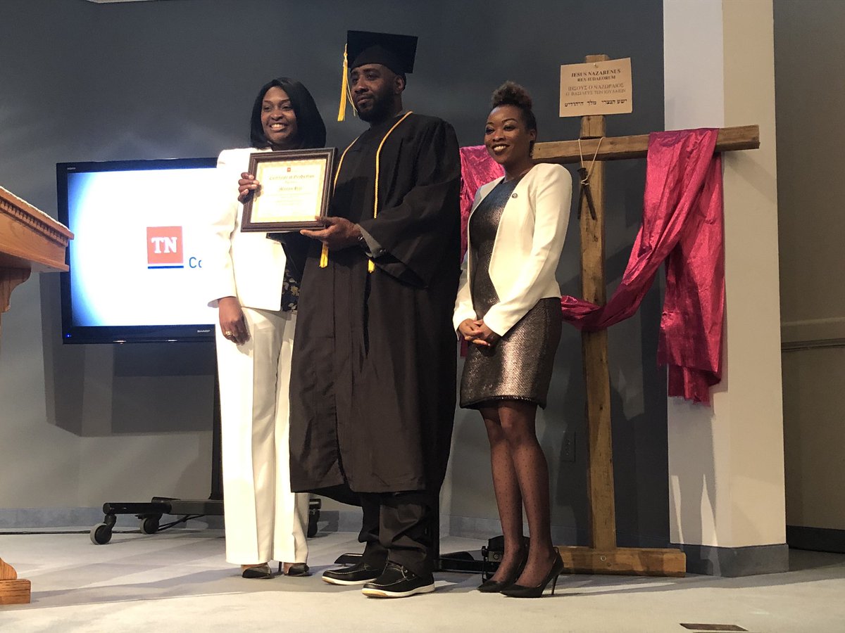 j_acrs's tweet photo. Today we celebrate the graduates of the Nashville Day Reporting Center, an alternative to incarceration, for people who have suffered the scourge of addiction. In recovery they rejoin their families and our communities to lead independent, successful and productive lives #TNTDOC https://t.co/USFyeKh4Mv