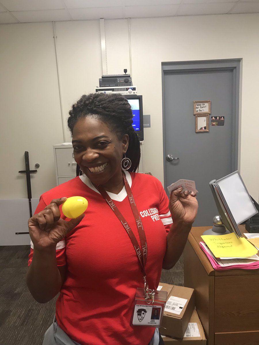 CHISDCP's tweet photo. Scholars weren’t the only ones hunting for eggs today. Professors found “eggcelent” surprises in their eggs! #OneHourLunch #NoAfterSchoolDuty #FreeClassPeriod #FreeDressPass https://t.co/nT5l0lQa4C