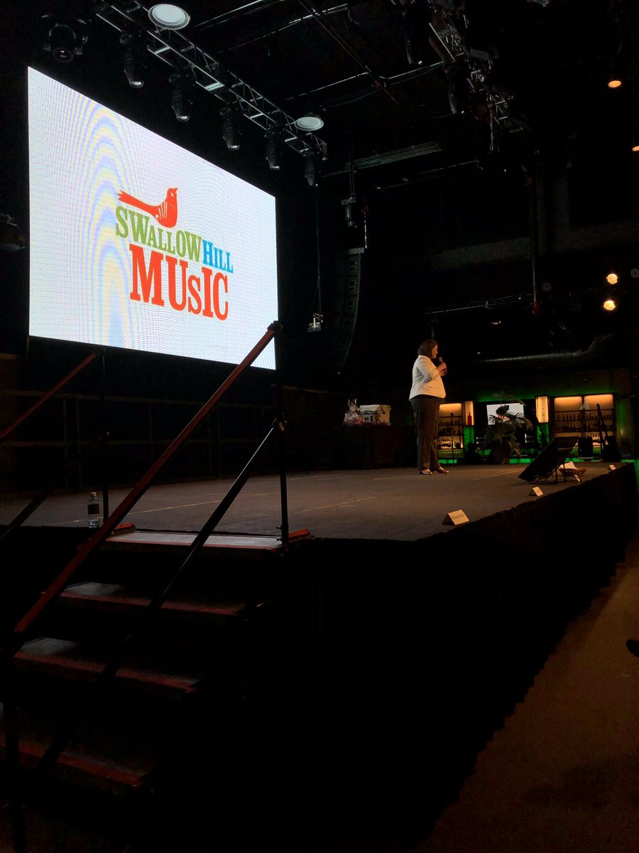 disrupthrDENVER's tweet photo. Now it’s @krisojen sharing how to set the stage for learning. #disrupthrDEN https://t.co/wZU2b5q11q