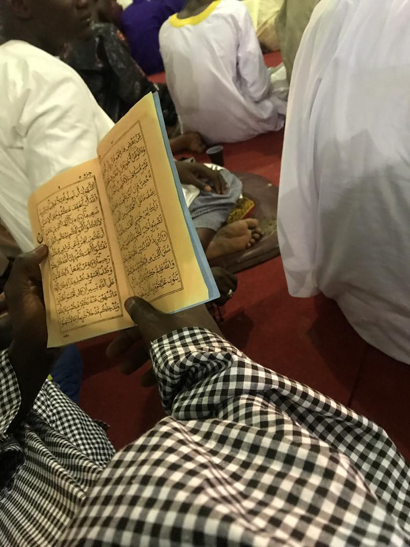 feuleuwleuw's tweet photo. Sant nagn #BOROM_TOUBA bou bakha baaakh. 
Di tuup bou wer si gni yekha yeuglou.
#GOUDI_ALJUMA_DAROU_MOUKHTY.
@DieFall1 @yamardiop01 @baayfaal192 @kallamouh07 @Rafett_Mouride #XXT fatei wouniou kenn.
#CHEIKH_IBRA_FALL Notre Directeur de Conscience. https://t.co/npI8GYgepN