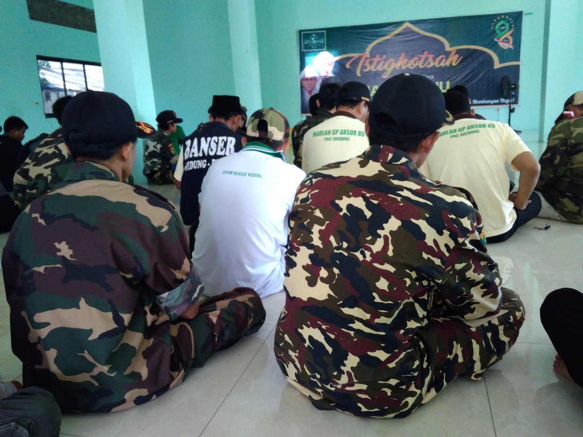 elhakimy21's tweet photo. Sambutan dan wejangan dari Ketua TanfidI MWC NU Wedung saat persiapan kegiatan Kirab Religi @ansorwedung dalam rangka memperingati Harlah Ansor 85
@noeruzzaman @AfifFuadS https://t.co/EMTCgOOgxw