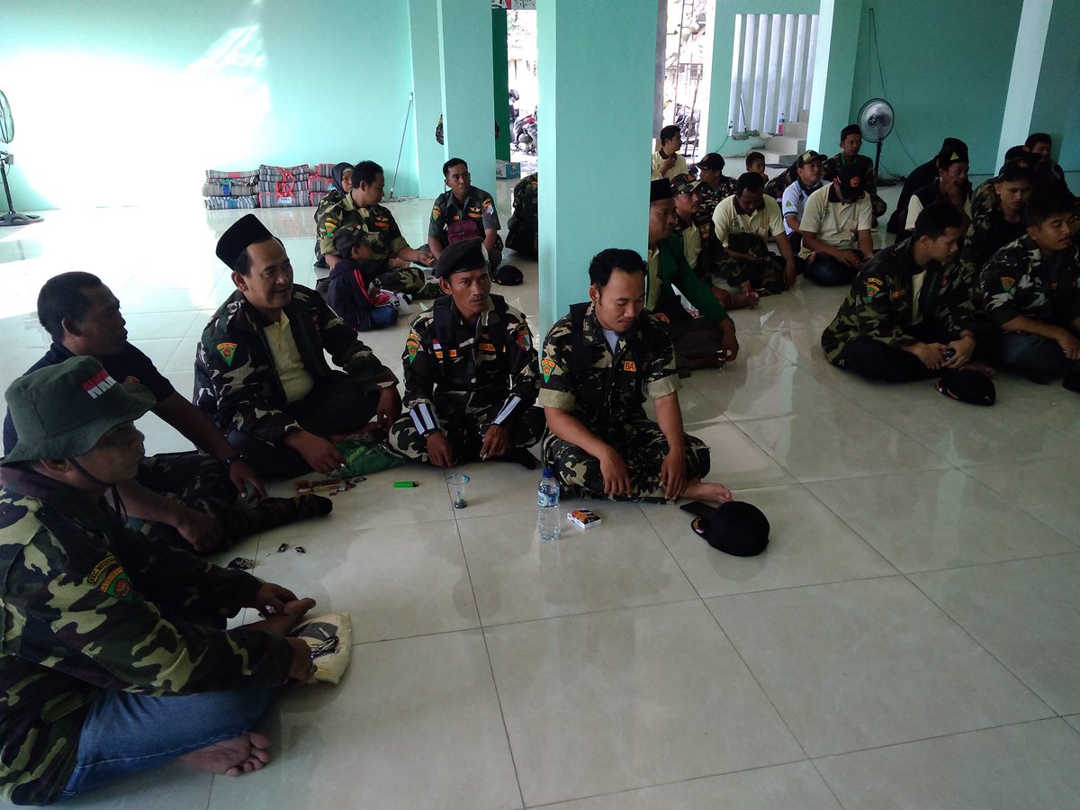 Sambutan dan wejangan dari Ketua TanfidI MWC NU Wedung saat persiapan kegiatan Kirab Religi <a href="/ansorwedung/">Ansor Wedung</a> dalam rangka memperingati Harlah Ansor 85
<a href="/noeruzzaman/">KangZaman</a> <a href="/AfifFuadS/">Afif Fuad Saidi</a>