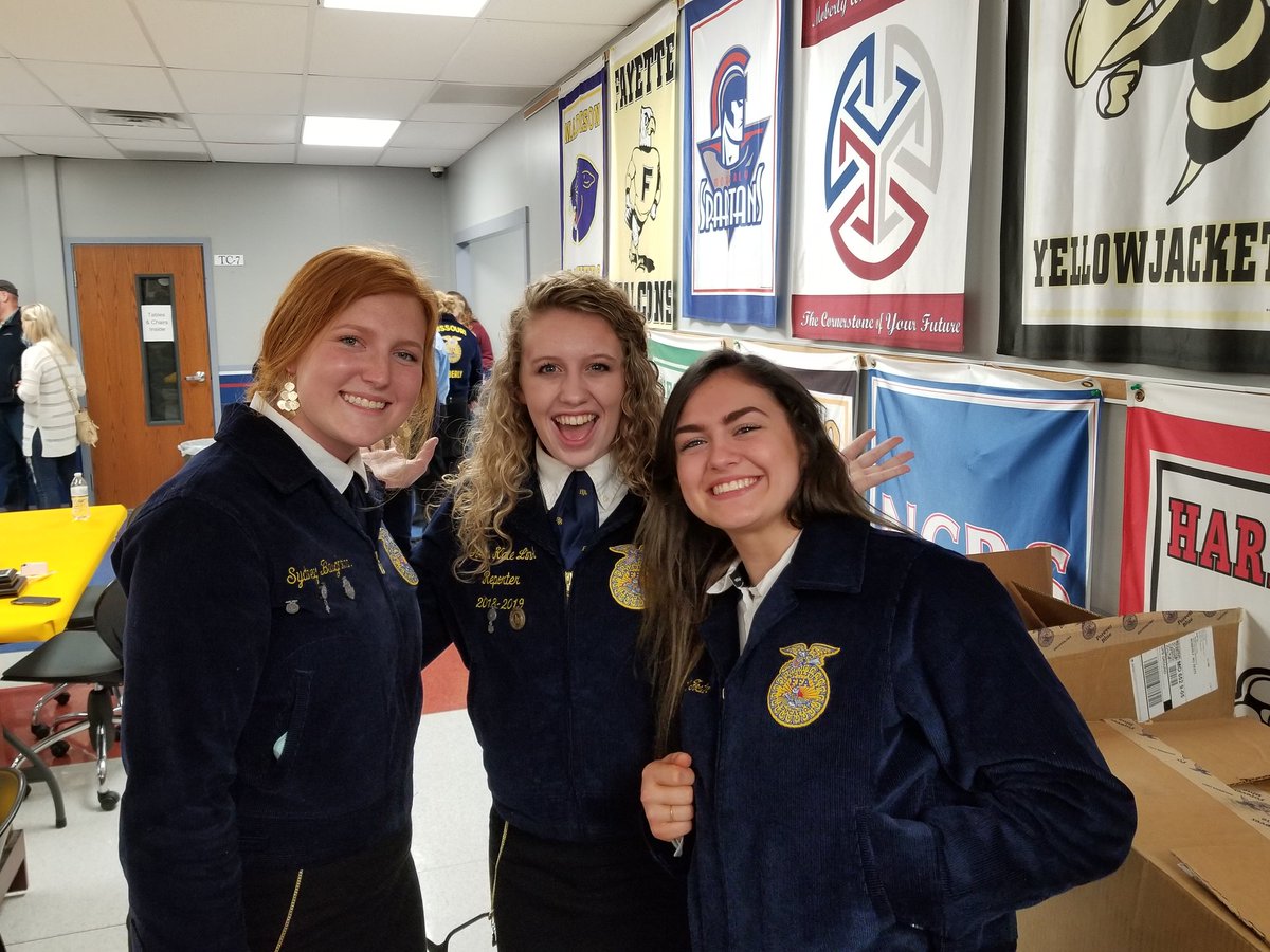 MobTechCenter's tweet photo. Blue Jackets...Gold Standards. Great night at the @moberlyffa Banquet ... just another example of our students doing great things https://t.co/1uGeG9AqxJ