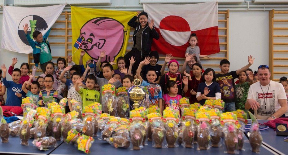 Þrettánda páskahátíð Hróksins í afskekktasta bæ Grænlands tileinkuð minningu hins unga Karls Napatoq hrokurinn.is/threttanda-pas…