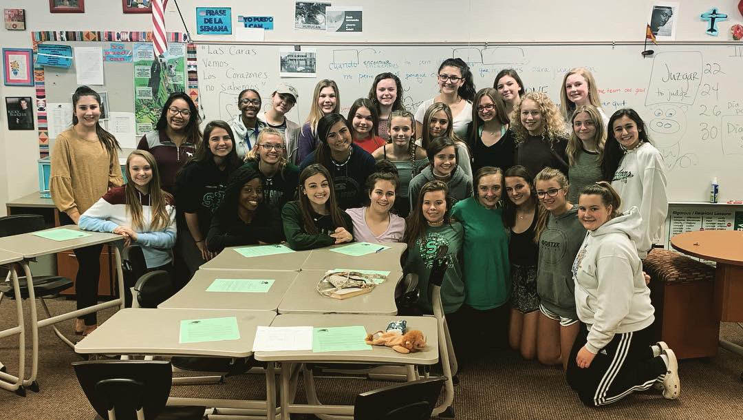 Staley_Cheer's tweet photo. Happy to introduce the 2019-2020 Staley Cheer Teams! Both JV and Varsity are 29 strong, the largest teams in Staley Cheer history!!! It’s going to be a great year! 💚🐣🎀 #StaleyStrong https://t.co/Pk37qDDWOq