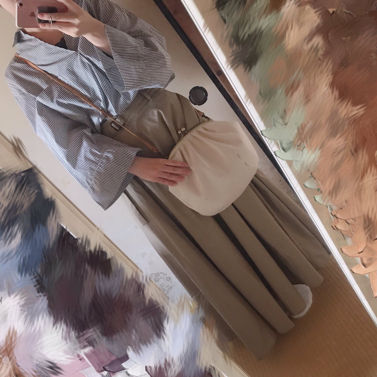 13_syc's tweet photo. 今日は友達とランチなんだけど、鞄どっちにしよ〜うえ〜ん!って悩み散らかしてる。どっちも可愛い〜!!
#pugy
#oldenmini
#ハシグチケント https://t.co/PFQ5FcJS2A