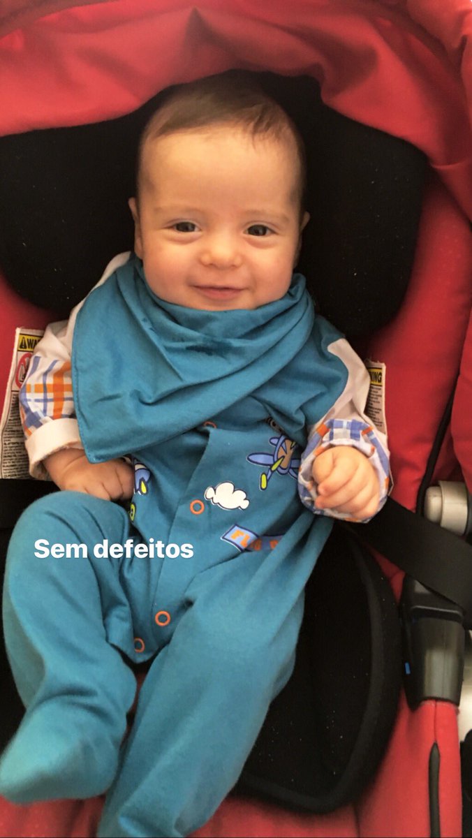 rosanebolzan's tweet photo. Eu não tinha nenhum afilhado, agora tenho dois! Sou a dinda mais sortuda do universo 💖 https://t.co/sCw5xGn7zW