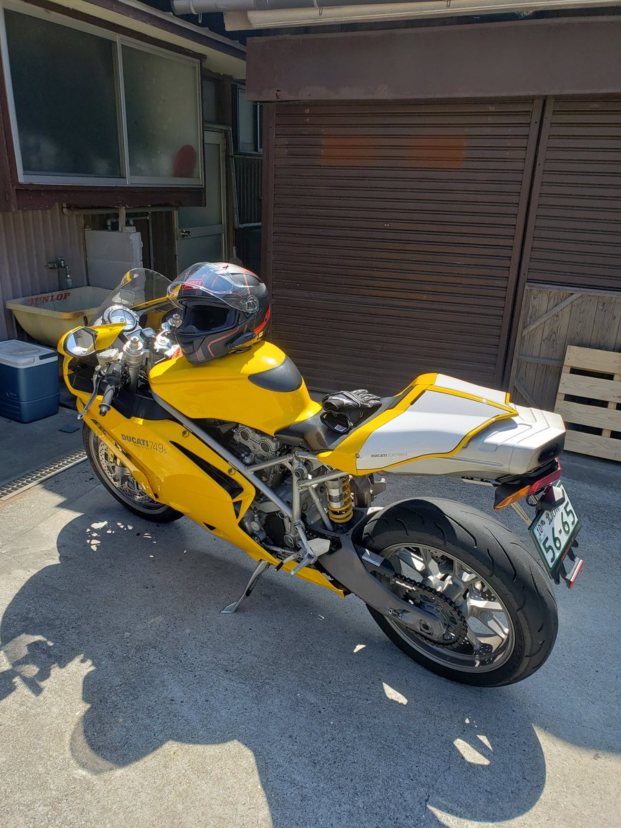 ssr_749s's tweet photo. 天草3日目。749Sはメンテナンスの為、預かりになりました(^^;)
調子良くなって帰っておいで！

#switchstanceriding
#ducati
#749S https://t.co/UDL87gvSnQ