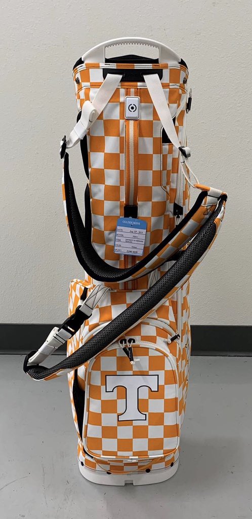CoachWebbUTVols's tweet photo. Thinking some @Vol_Golf fans might like the look of these new team bags.  🍊⛳️👀🔥 https://t.co/gqsMxooSH9