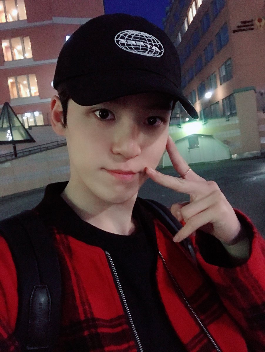 [#윤호] bye! 🇸🇪!! 민낯티즈는 오늘도 이동 중!!💪💪
#ATEEZ #에이티즈