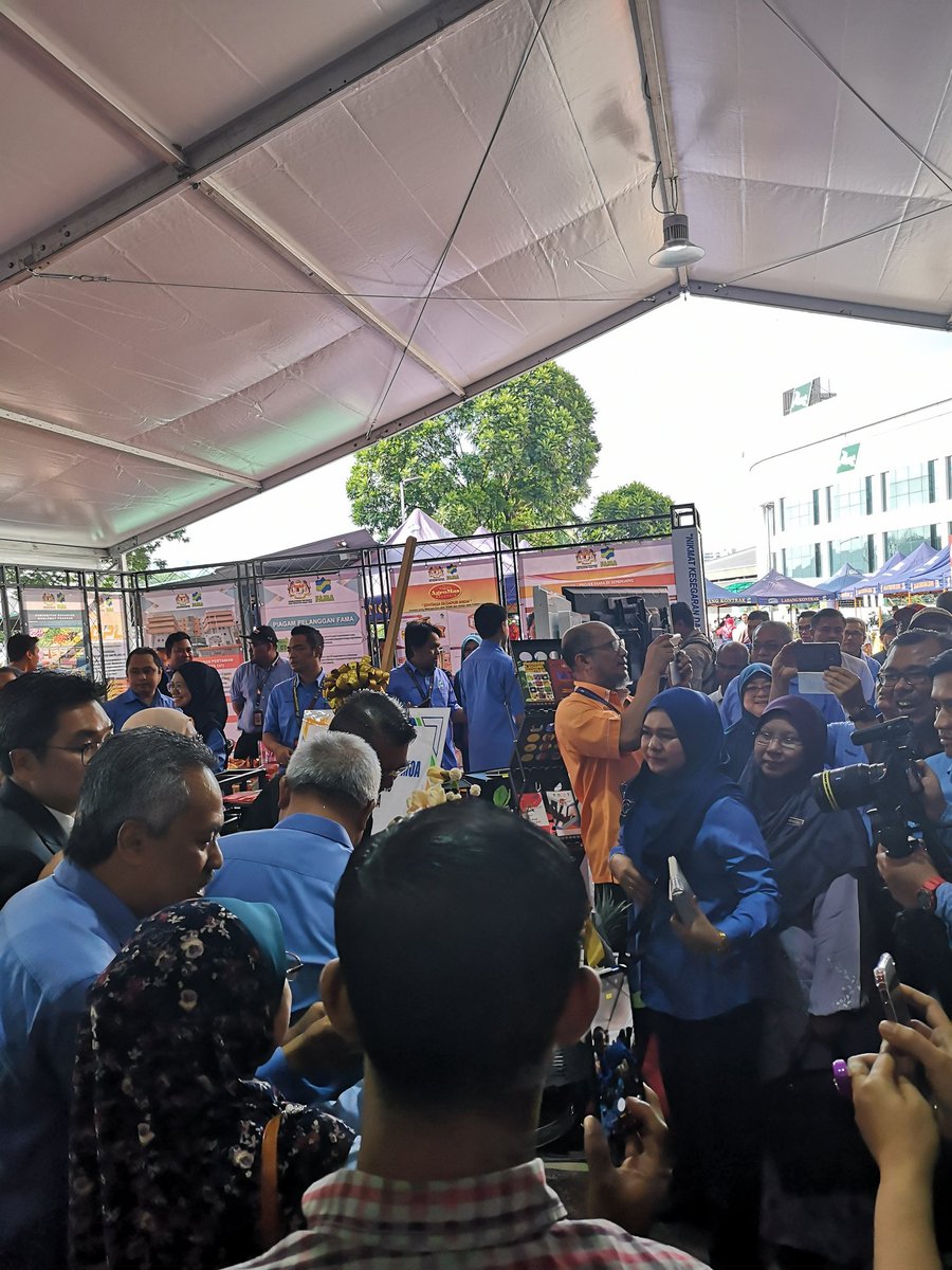 shida_lpp's tweet image. Hari Bertemu Pelanggan MOA Peringkat Lembah Klang @LPP_MALAYSIA @FAMA_Malaysia
@moaMalaysia
#lppmalaysia
#ourfoodourfuture
#moa