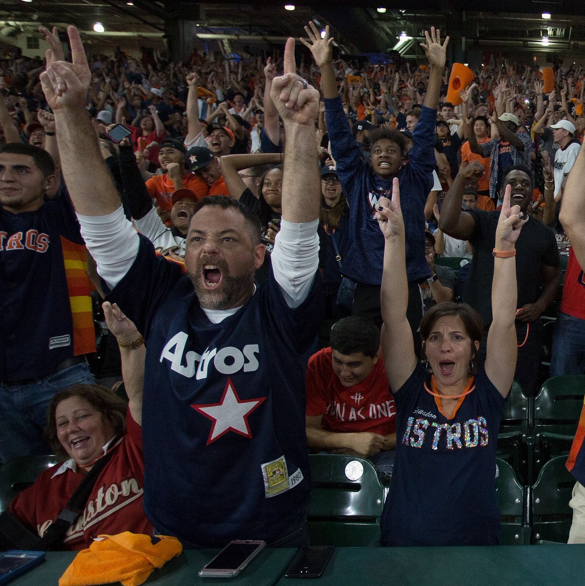 Who's got that #FridayFeeling 🔥❓
<a href="/MLB/">MLB</a> #MLB