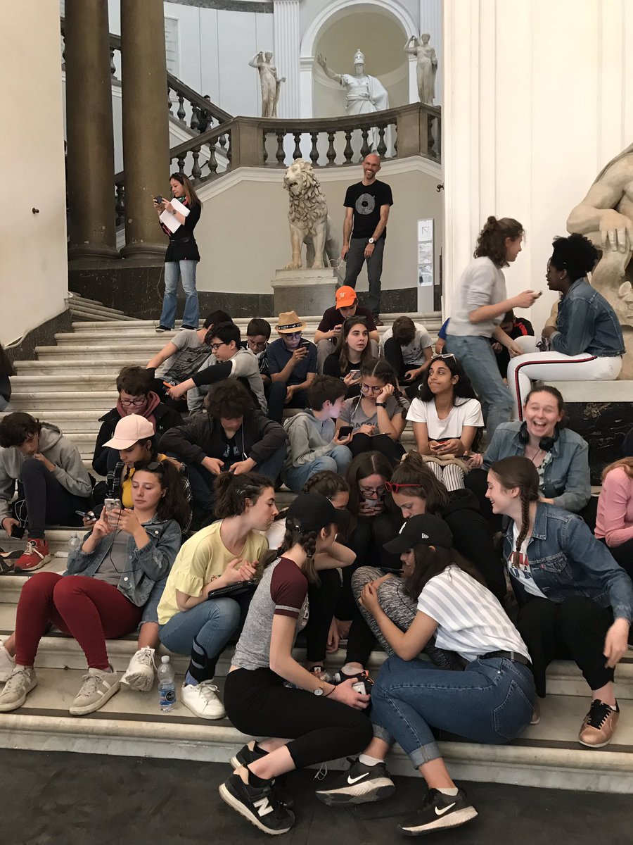 collegeFVerdier's tweet photo. Les ruelles, le musée #fvnaples2019 https://t.co/G2MeJMPk94