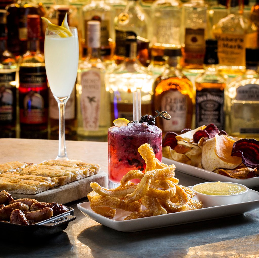 GNHBar's tweet photo. #bankholiday weekend is here! Come and celebrate at the #GNHBar for some expertly-crafted drinks in the company of friends 🍸 https://t.co/IZNhrtyuqI