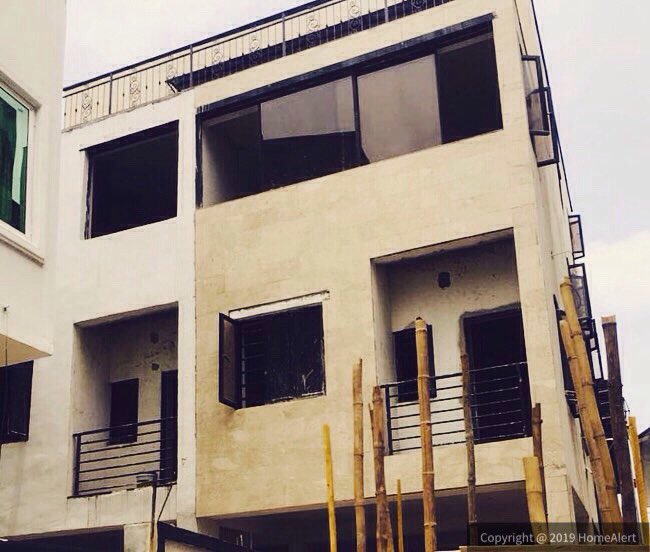 homealert247's tweet photo. This newly built Mini Flat is going very fast (#Rent Apartment) at #OsapaLondon inside an estate. 
#fewunits left. 
#goodmorning #FridayThoughts #goodfriday https://t.co/R4U5tmTrDl