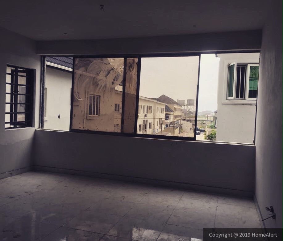 homealert247's tweet photo. This newly built Mini Flat is going very fast (#Rent Apartment) at #OsapaLondon inside an estate. 
#fewunits left. 
#goodmorning #FridayThoughts #goodfriday https://t.co/R4U5tmTrDl