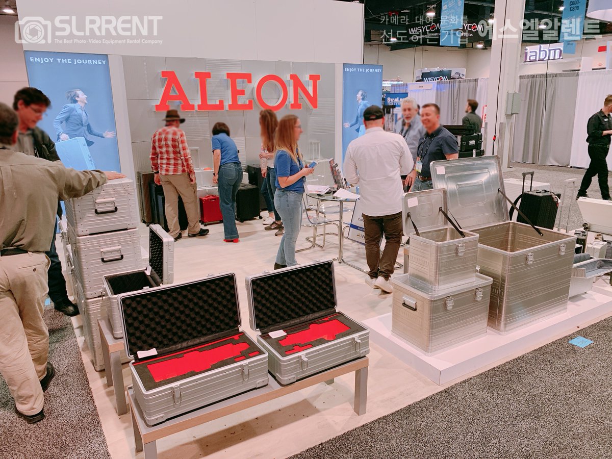 slrrent's tweet photo. ✔2019 NAB Show에 참가한 에스엘알렌트 -8부-
그거 아세요? NAB에 전시된 장비들 중 상당수는 에스엘알렌트에서도 만나볼 수 있다는 사실!!
#nabshow #nab #nab2019 #nabshow2019
#bolt #nebtek #mycasebuilder #royal #seahorse
#aleon #gator #xjib #ehro #yelangu #fomex #tolifo
#에스엘알렌트 https://t.co/wwjBDL1mHO