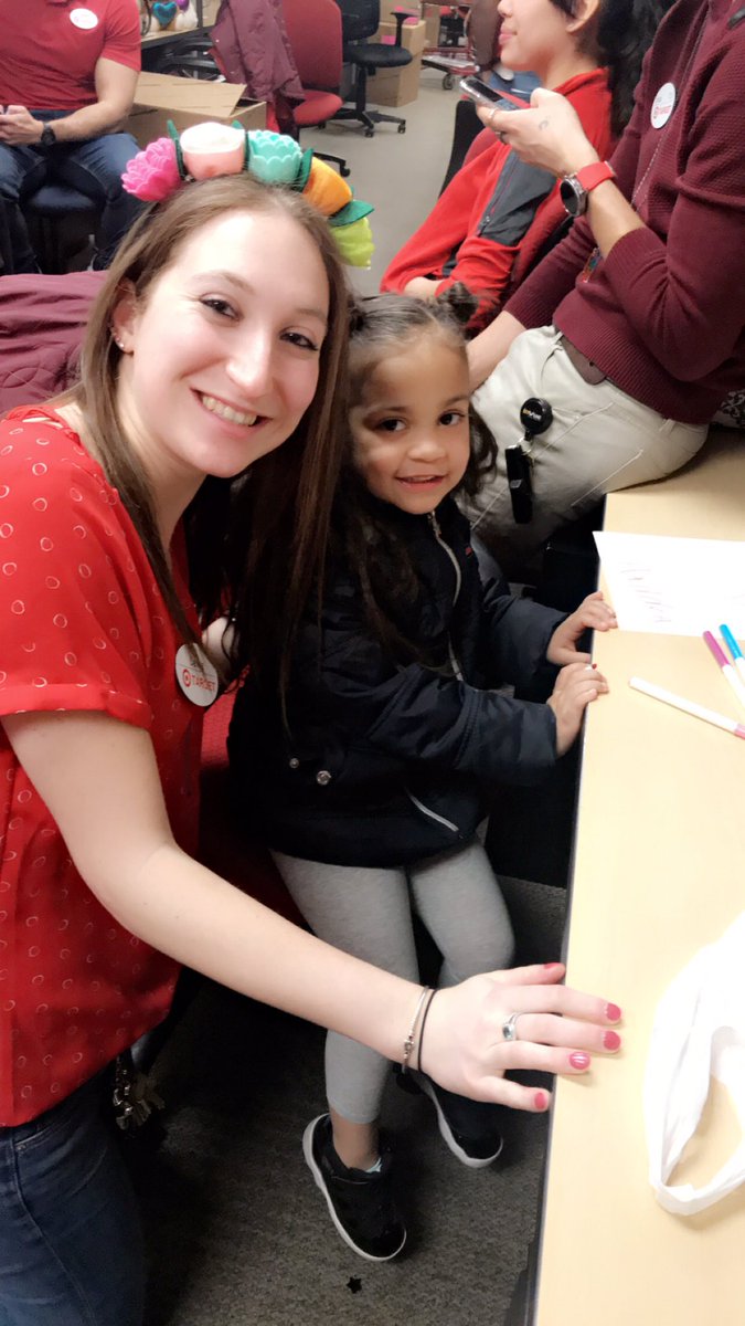 rosa_tavarez20's tweet photo. #target2475                                               #Bronxterminal https://t.co/yaTaEvyZ7f