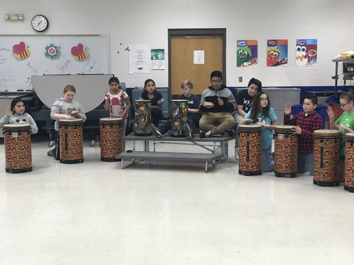 MLarsen5's tweet photo. Amazing night at @McKinleyDSM celebrating #culture and #diversity with our annual #culturenight. We are so honored to be a part of such a beautiful school that knows we are #strongertogether https://t.co/bJv6gsbxpk