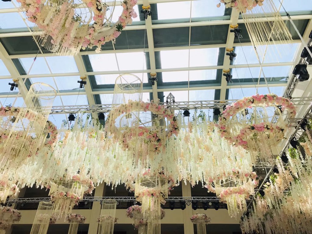 Mode hoist satisfy different places . Used in hall of hotel .