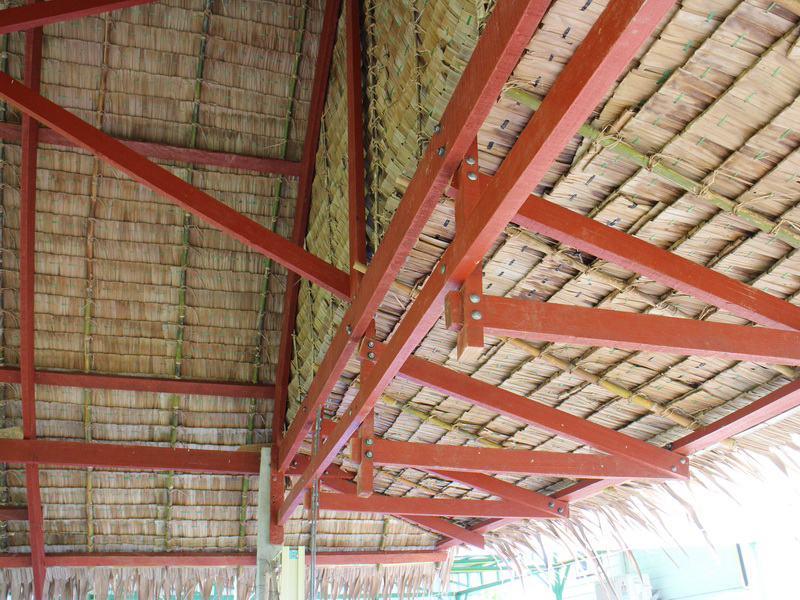 "ร้อนตับแตก" "ร้อนจนตับแตก" เป็นคําโบราณ ไม่ได้หมายถึงตับที่เป็นอวัยวะเครื่องในของคน แต่แต่หมายถึงใบจากที่ใช้มุงหลังคาเรียงกันเรียกว่า"ตับจาก"ซึ่งเมื่อโดนแดด จัดๆ ร้อนจนร้อนมากๆ จะแตกหรือโก่งตัวเบียดกันระหว่างใบในตับจนเกิดเสียงดังเปรี๊ยๆ จนเราสามารถได้ยินได้ จนเรียกว่า"ตับแตก"