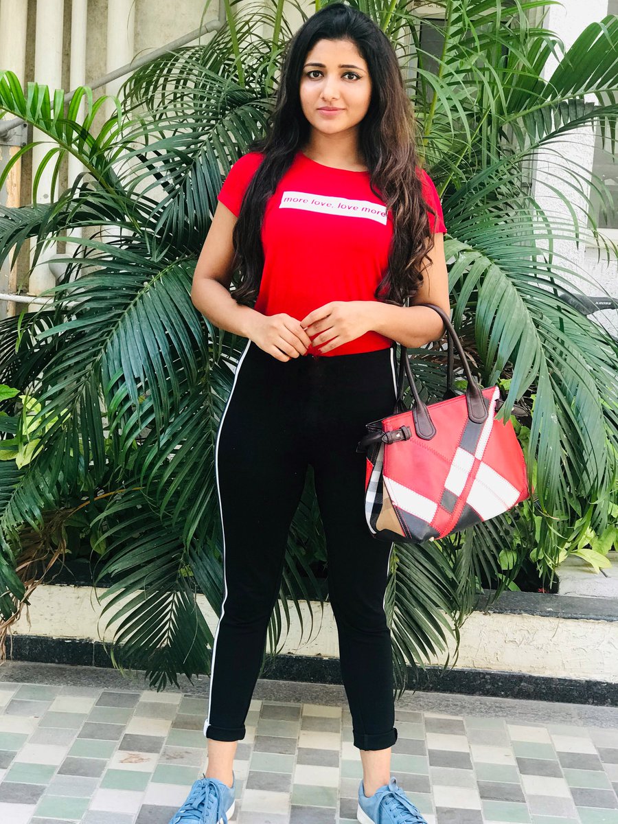 Adhiti24x7's tweet photo. Good morning #Adhitians❤

#Adhiti #Adhiti24x7 https://t.co/Q8N7xLD4WW