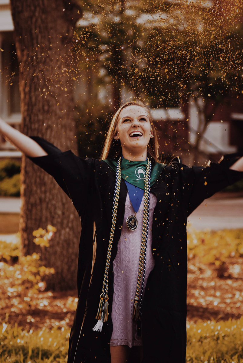 allison9716's tweet photo. 🎓❤️ https://t.co/LZkFFtnXcB