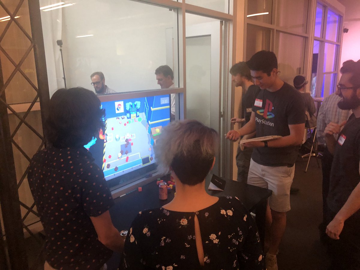 ChrisCainCan's tweet photo. @wacktory at @SVVRLIVE meetup @ArtsGamesPlay #capstone project https://t.co/1gpjEkq8fR