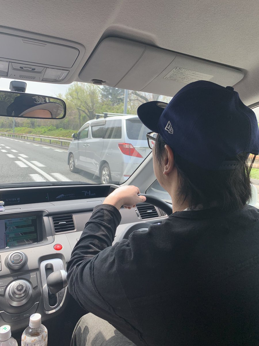 everlastake's tweet image. 本日は名古屋は藤が丘に向かっております！
なんか久しぶりのファームな気がする
ワクワクがとまらない！

この人が先発で運転するなんて今日は何かが起きるのか！
安全運転で！

みなさまMUSIC FARMでお待ちしておりますよ！！！！！！